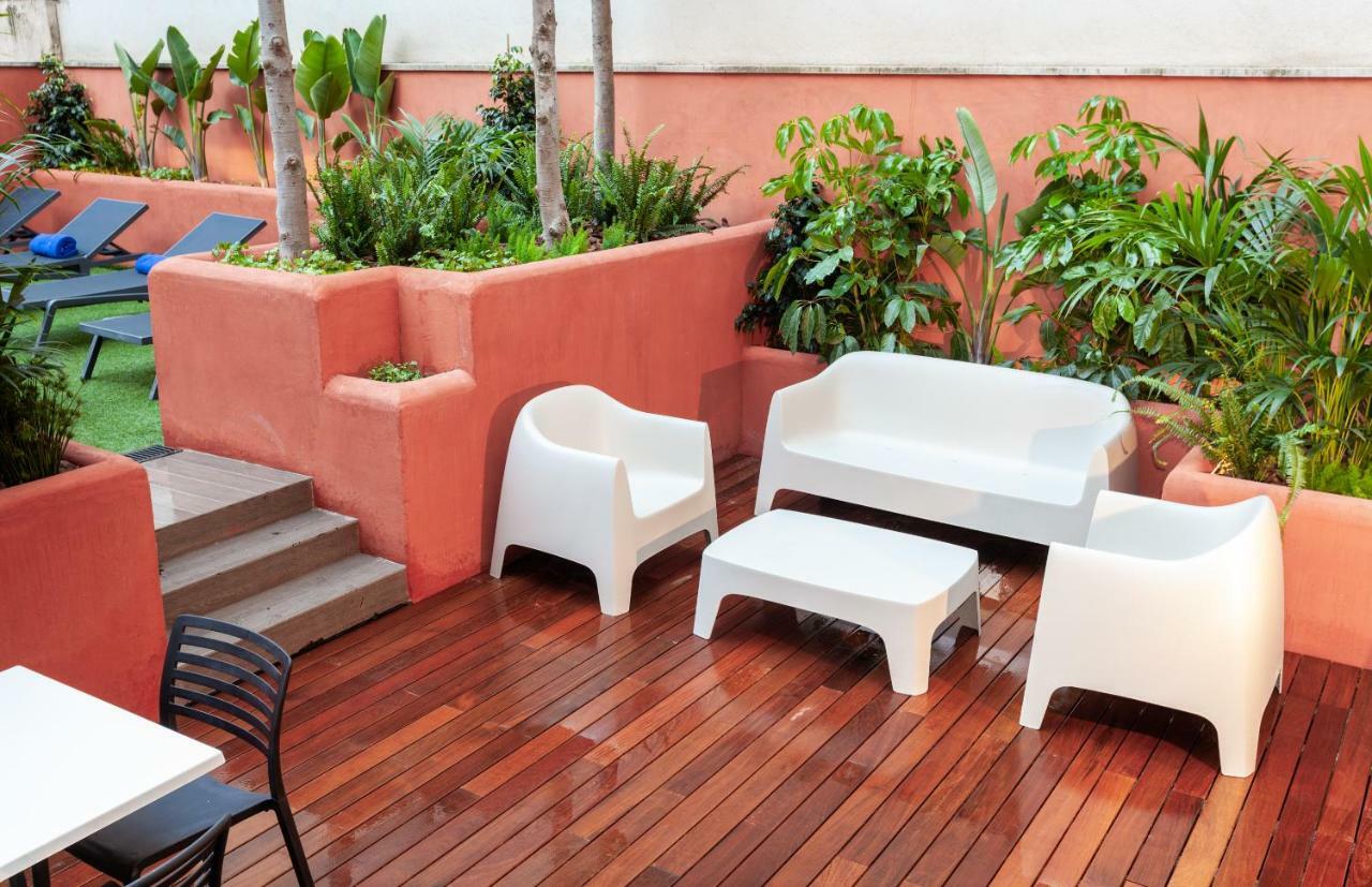 Ferienwohnung Enjoybcn Patio De Gala Barcelona Exterior foto